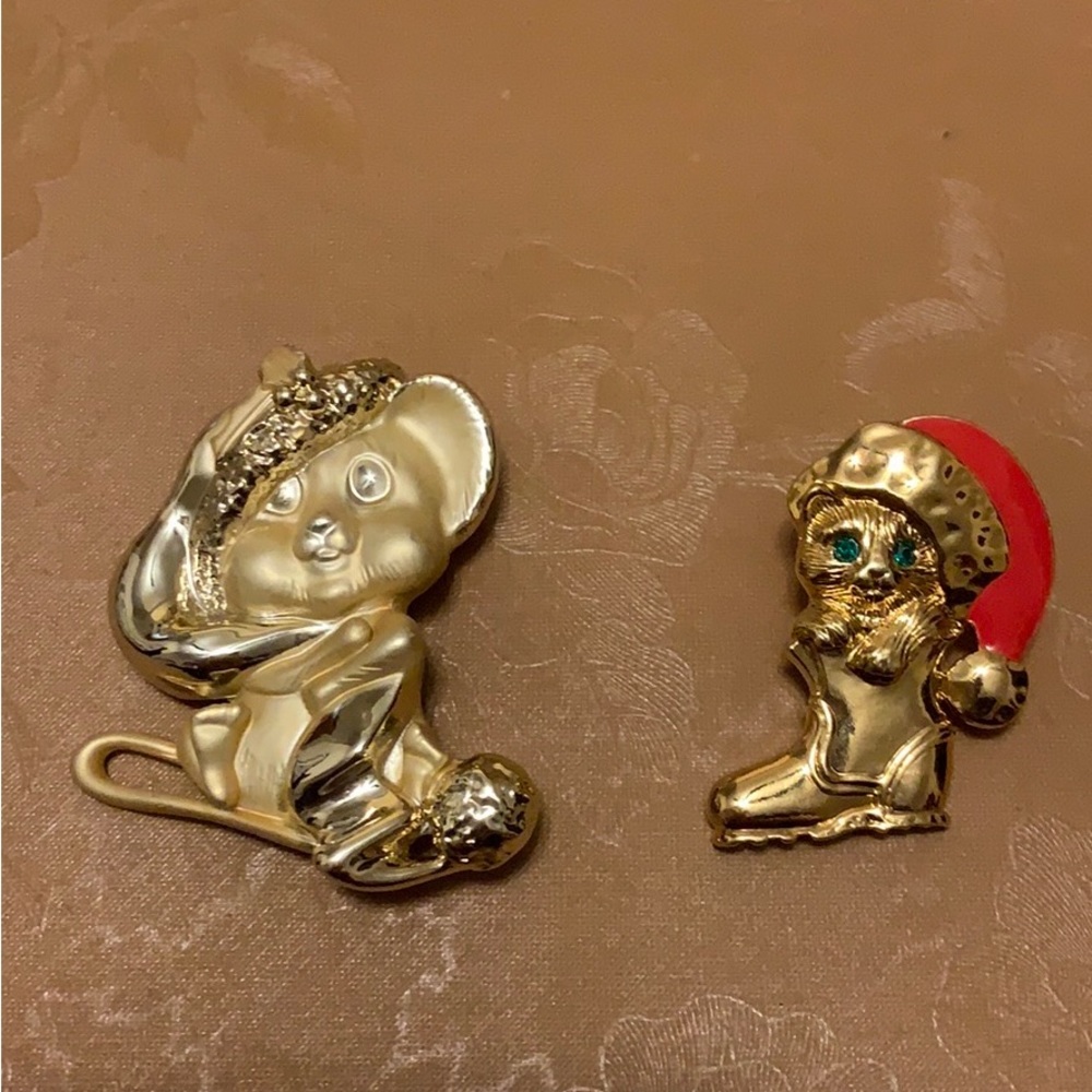Lot of 2 vintage Christmas gold tone pins brooches animal theme